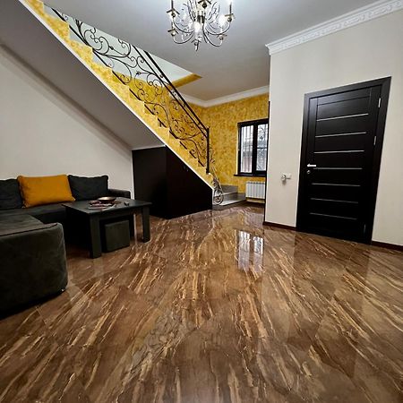 New , Comfortable 3 Bedroom House Jerevan Exteriör bild