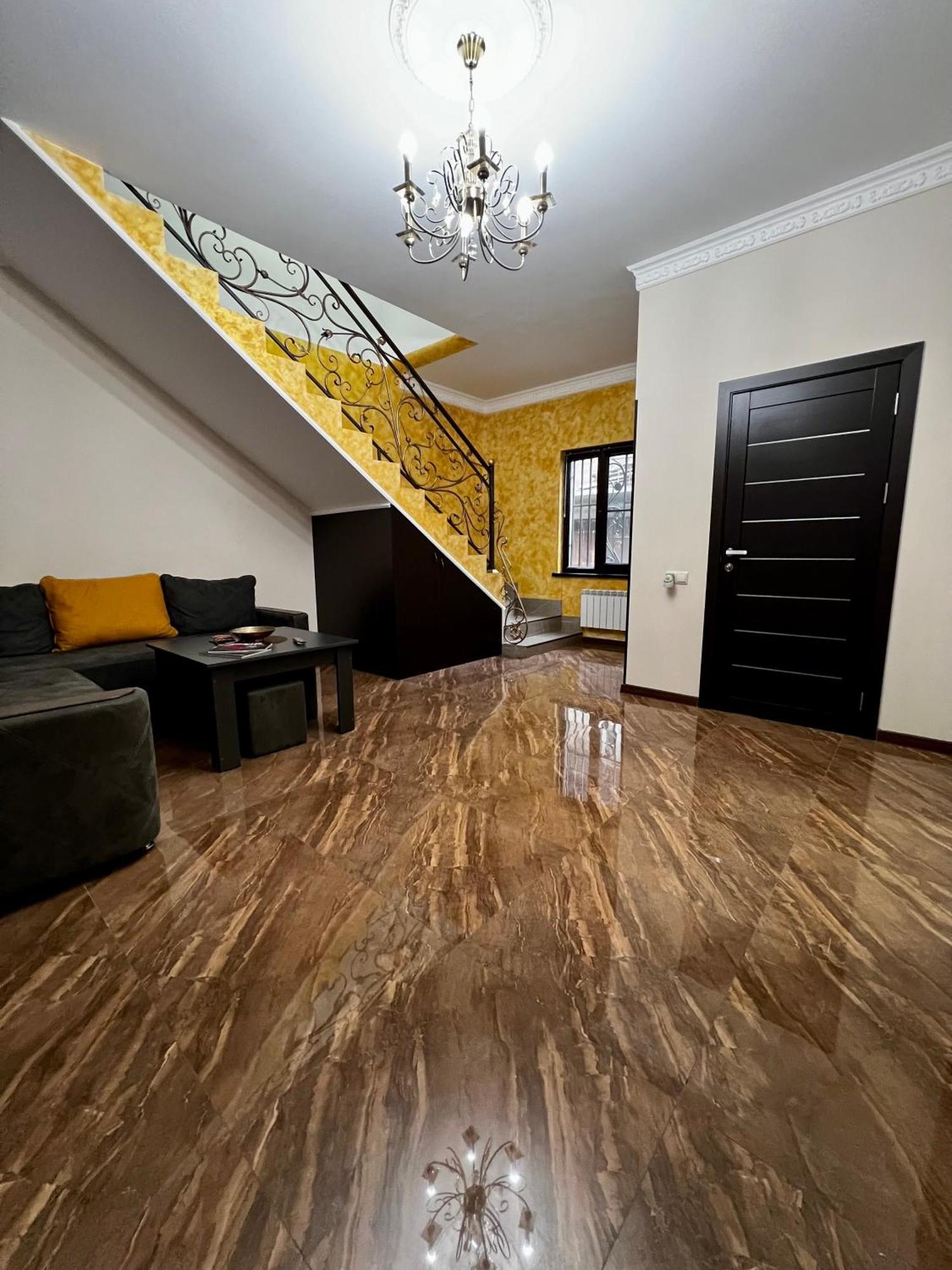 New , Comfortable 3 Bedroom House Jerevan Exteriör bild