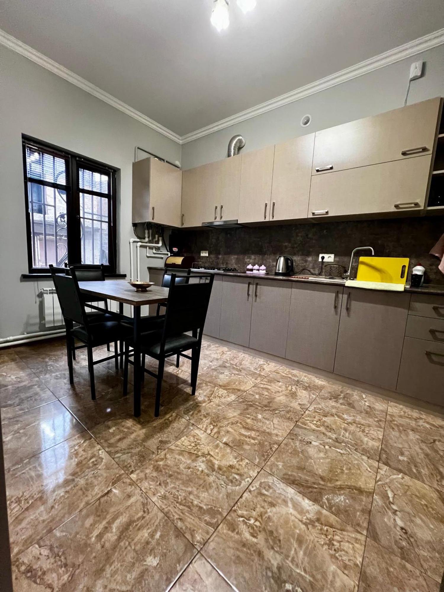 New , Comfortable 3 Bedroom House Jerevan Exteriör bild