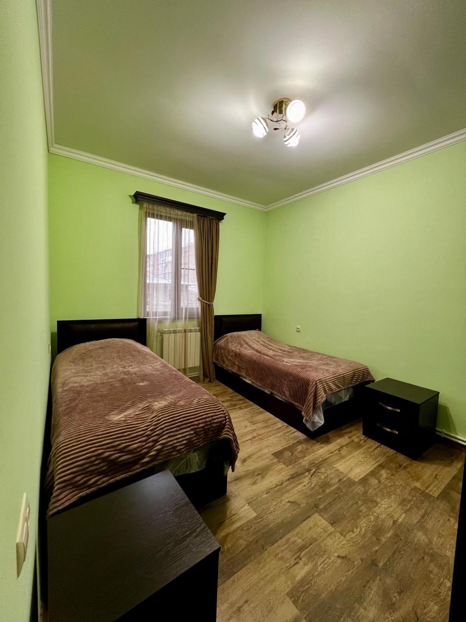 New , Comfortable 3 Bedroom House Jerevan Exteriör bild